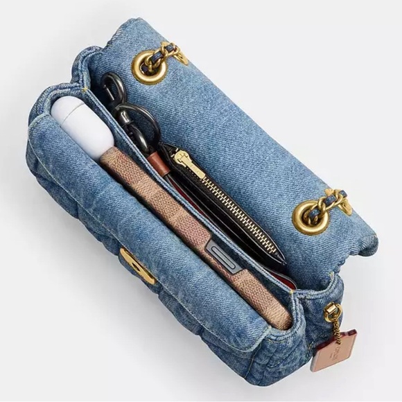 Coach denim tabby 20’ with quilting - Picture 7 of 8